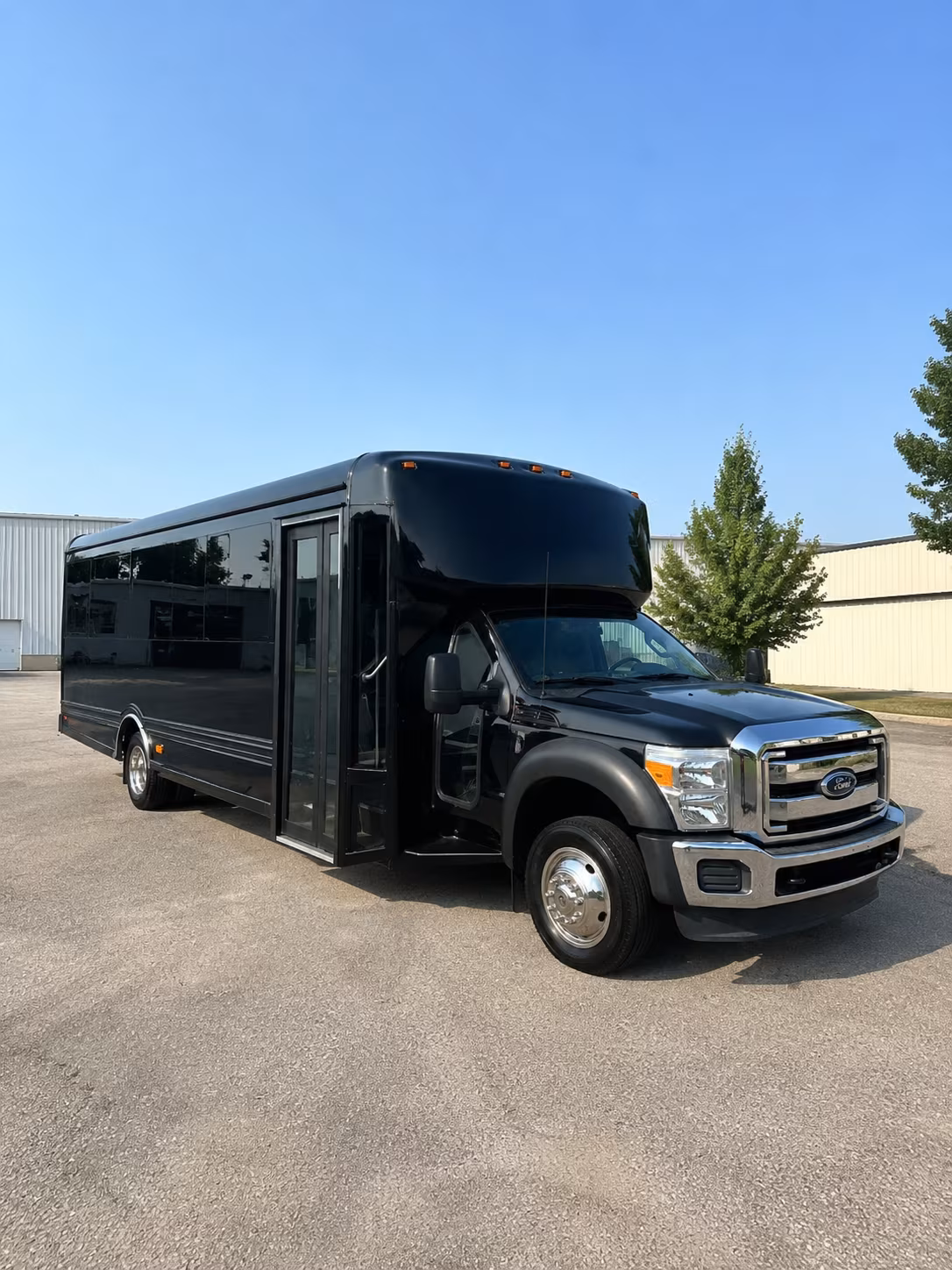 corporate event buses for off site dinners and team events during milpitas conferences