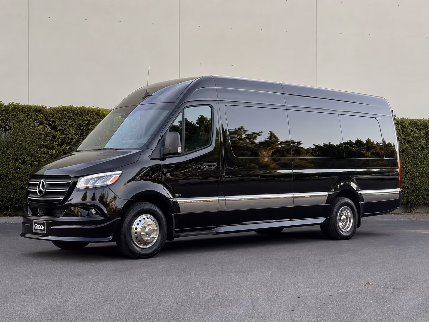 secure transportation for your next airport transfer 1
